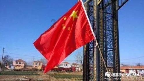 文成一女孩落水!他跳了下去…